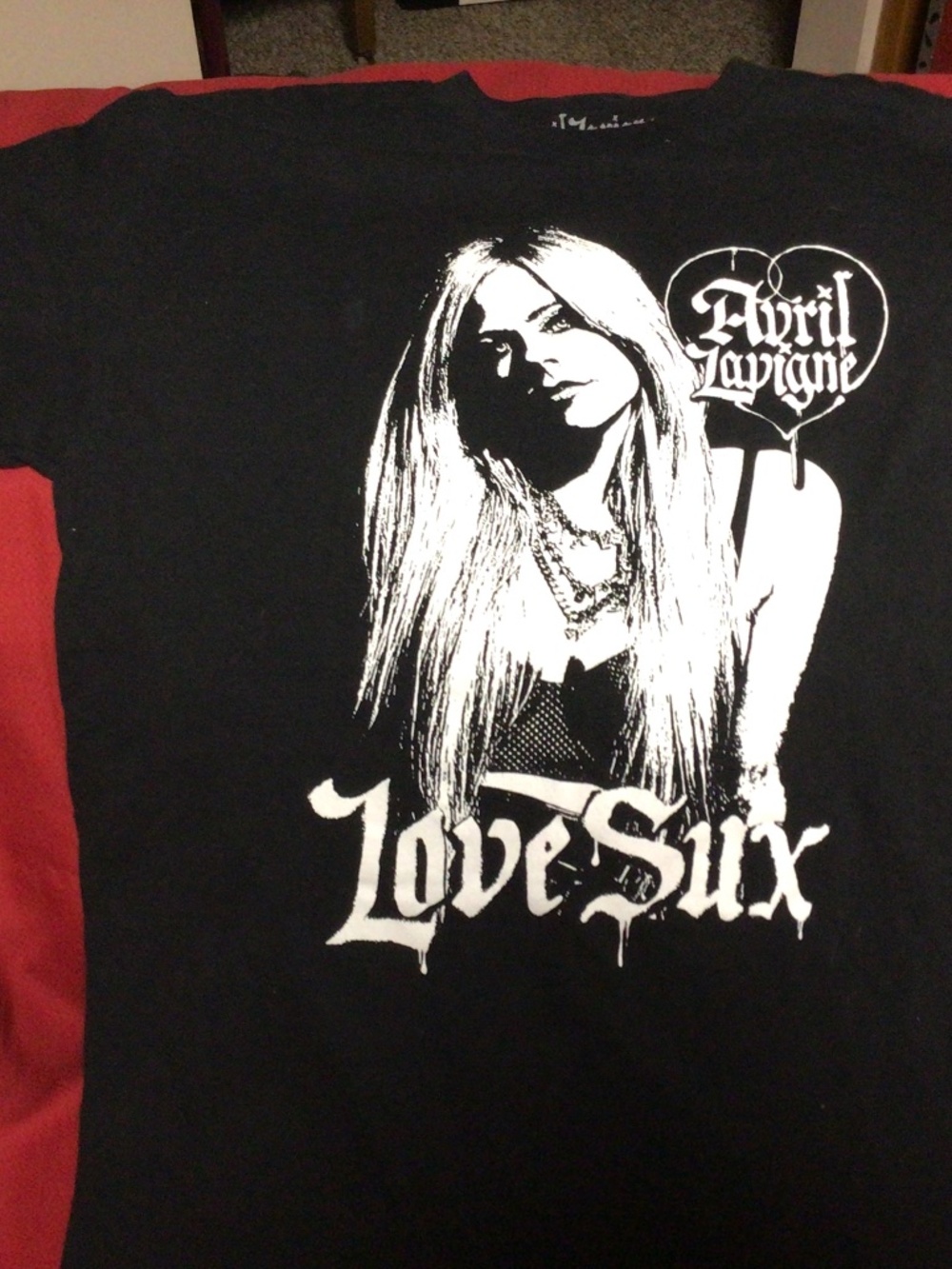 Avril Lavigne concert tshirt